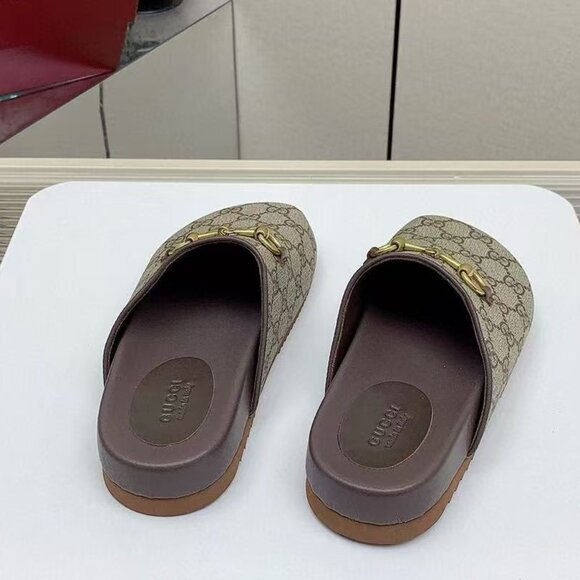 Gucci mule slippers in GG Supreme canvas - Picture 2 of 6